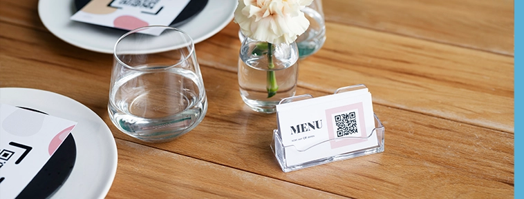 Bordázott névjegykártyák